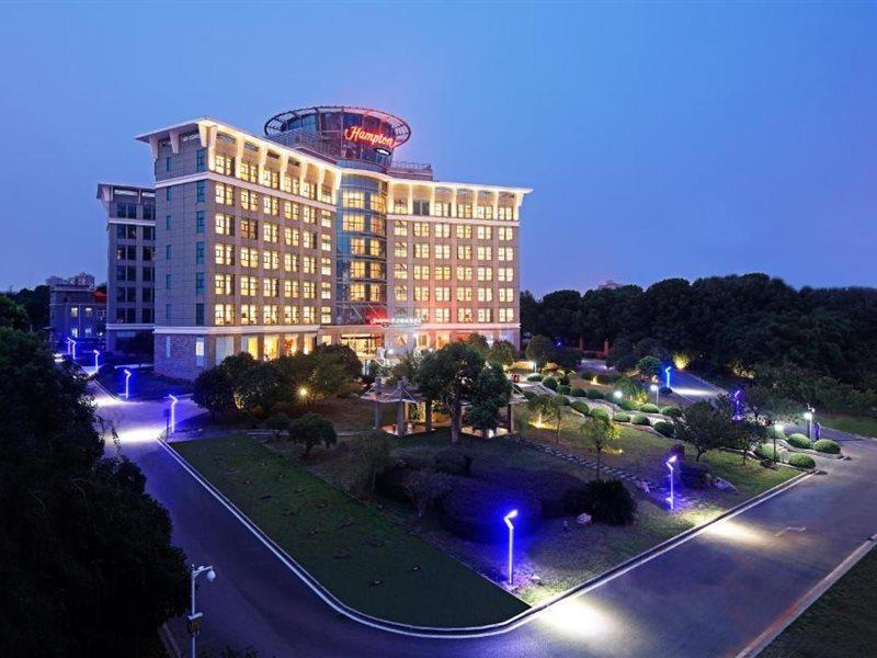 Hampton By Hilton Wuhan Tianhe Airport East Hotel Exterior photo