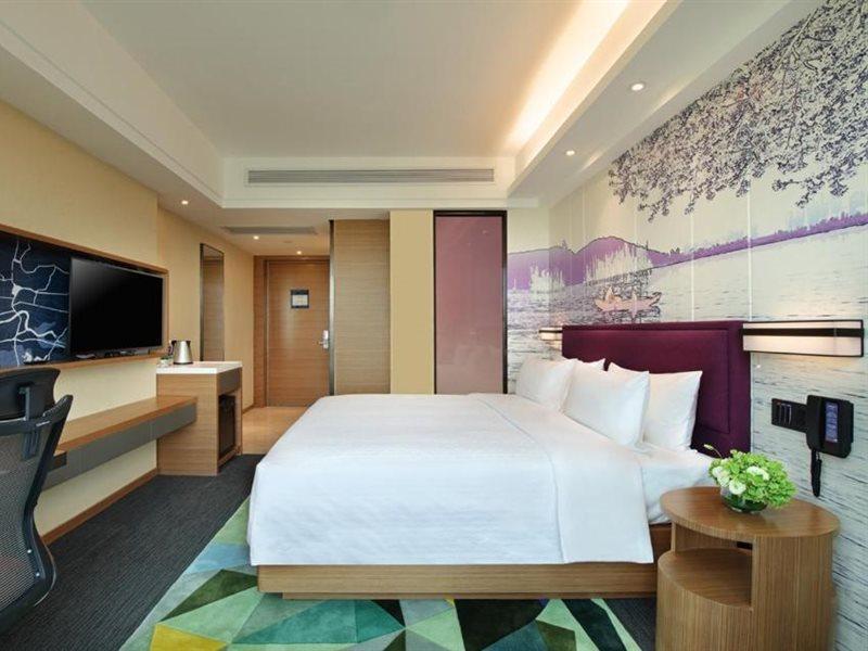 Hampton By Hilton Wuhan Tianhe Airport East Hotel Exterior photo