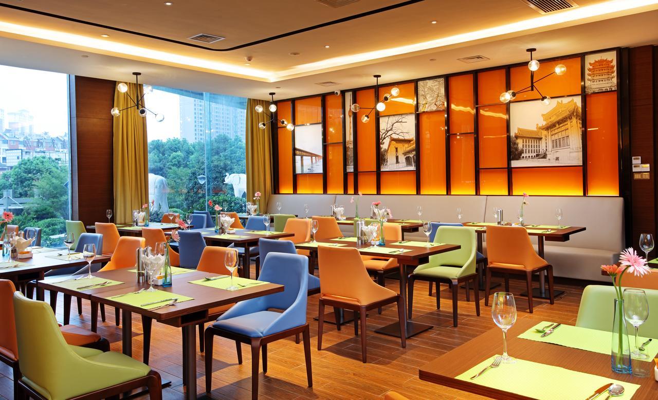 Hampton By Hilton Wuhan Tianhe Airport East Exterior photo